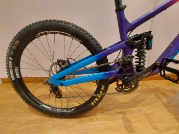 Used Norco Shore 2 2022 Mountainbike, Violett, 27.5 — image 5 of 5